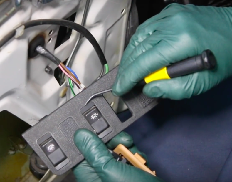 How Do I Gently Remove Stuck Electrical Plug or Other Interior Switches? Body and Exterior